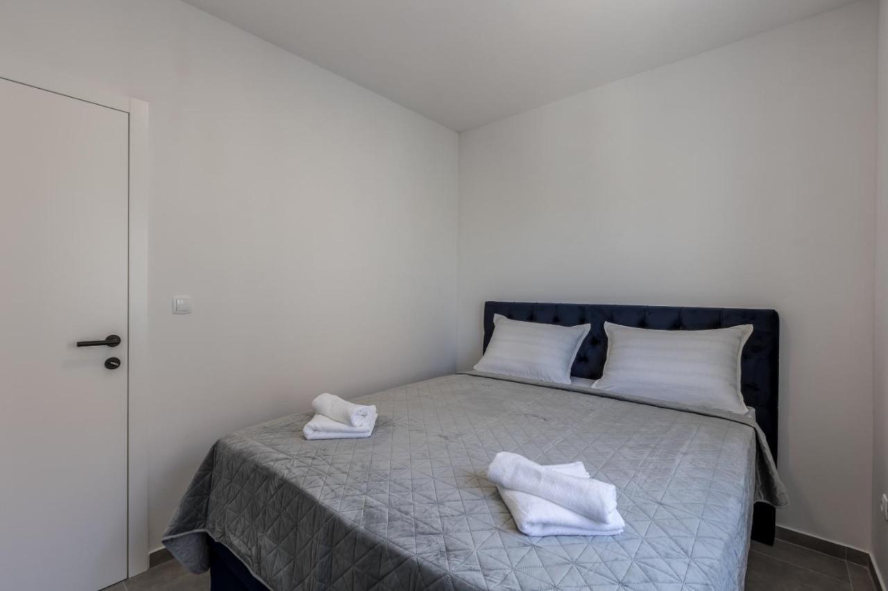 Carpe Diem Luxury Apartments Рогозница Экстерьер фото