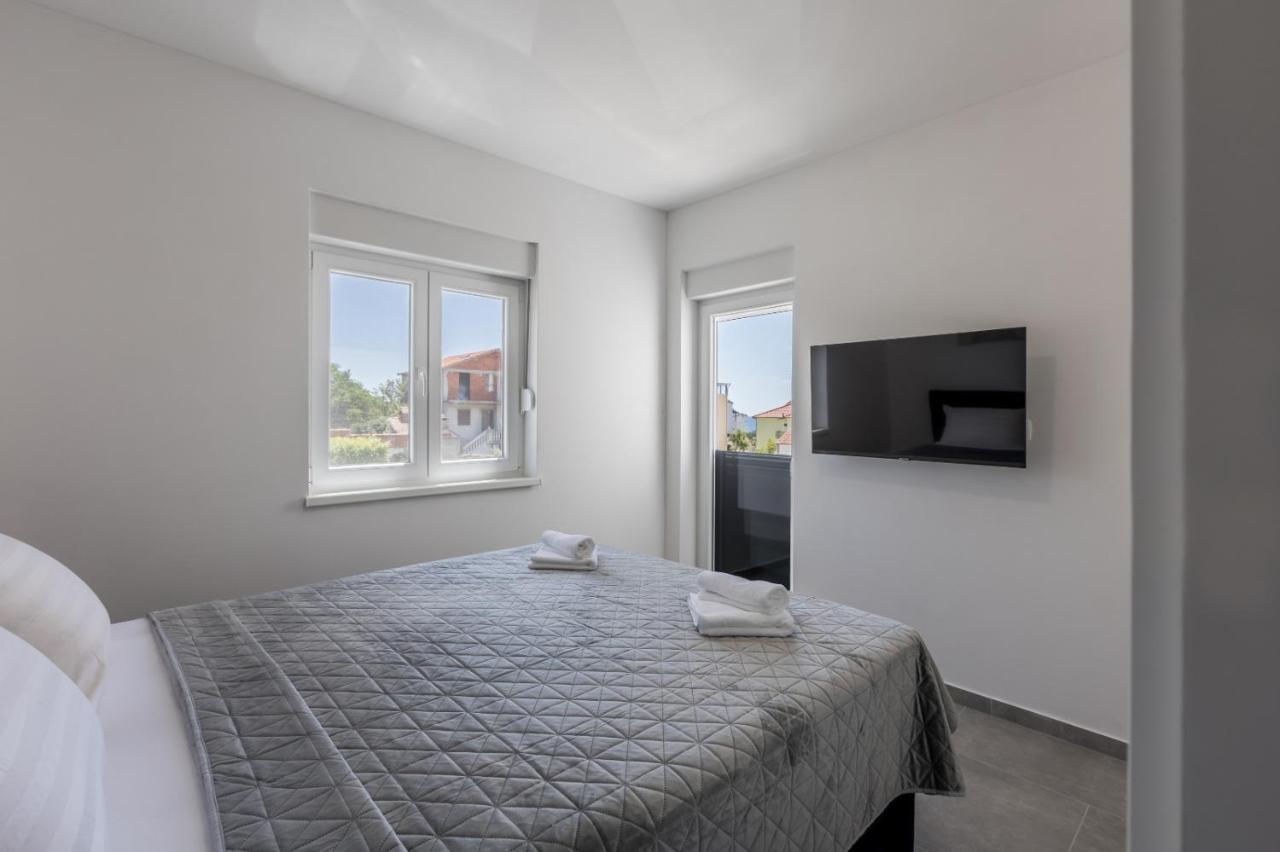 Carpe Diem Luxury Apartments Рогозница Экстерьер фото